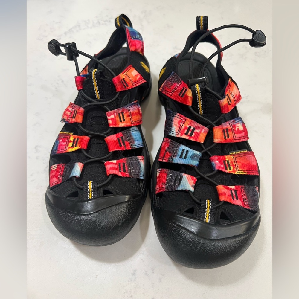 KEEN woman’s ' Colorful Adventure Sandals size 9 - Picture 7 of 14